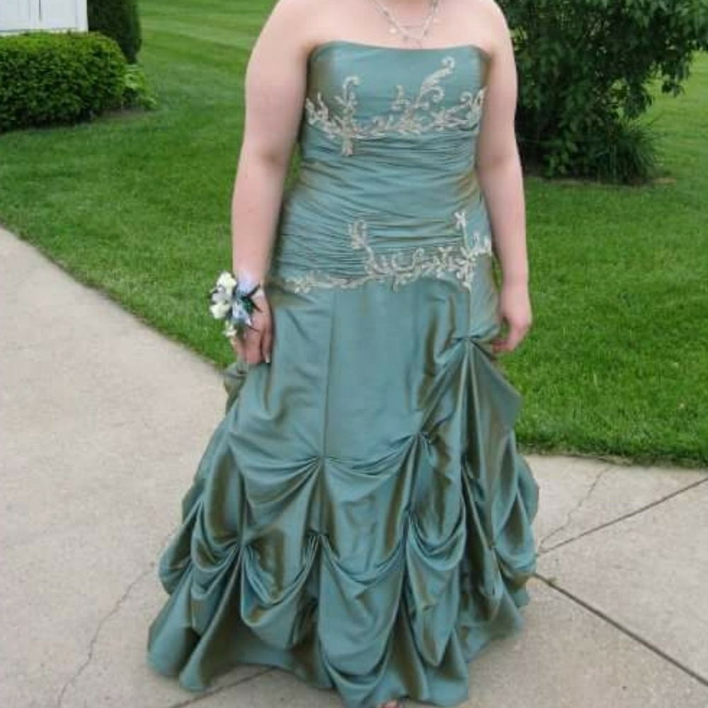 David's Bridal Prom dress